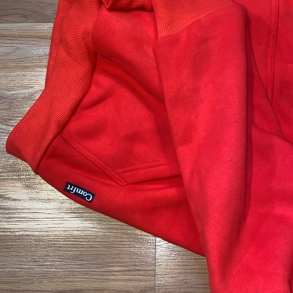 RED COMFRT HOODIE SMALL - Picture 3 of 6